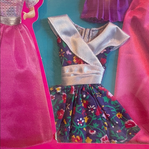 Vintage 90s Barbie Doll Fashion Gift Set 6 Outfits Formal and Casual Clothes - Picture 2 of 8